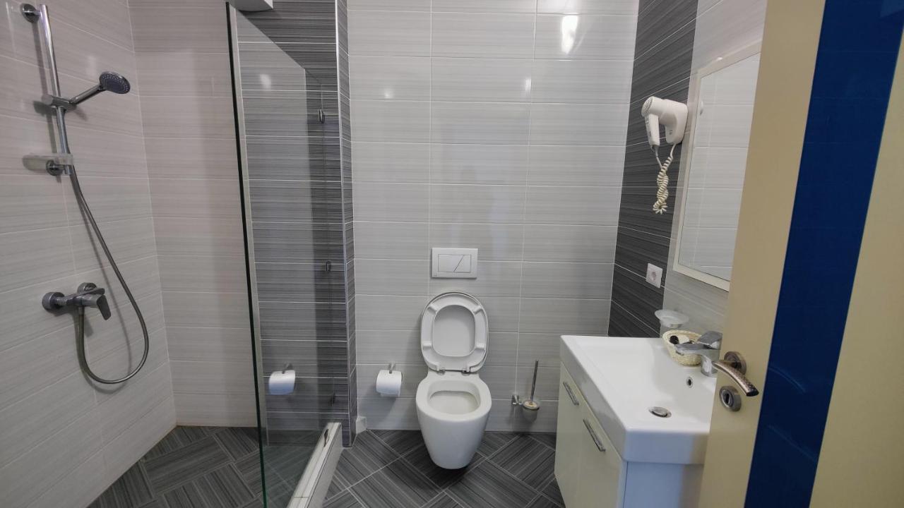 B&G Holiday Sarande Exterior photo