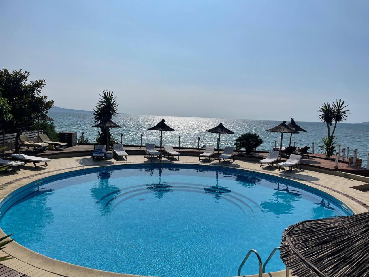 B&G Holiday Sarande Exterior photo